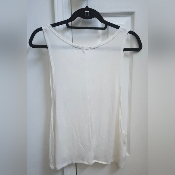 Buffalo David Bitton White Crop Top with Black Sequin Tiger Design - Picture 2 of 4